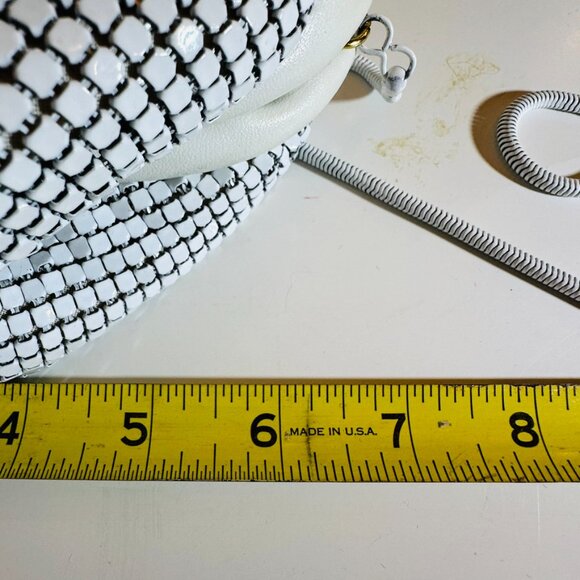 Vintage La Regale LTD Metal Mesh shoulder evening bag in white. - Picture 7 of 10